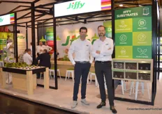 Mark Verheul and Marc de Bruin with Jiffy. They presented a biodegradable PLA-netting for growblocks and pellets.